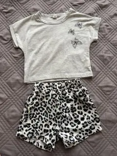 蝶プリント付きトップスとヒョウ柄ショートパンツセット 86