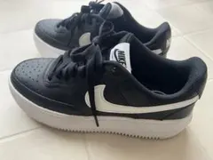 NIKE 厚底スニーカー ブラック/ホワイト