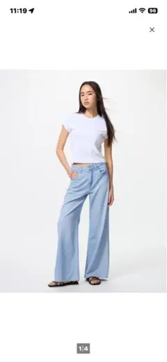 ユニクロ ドレープワイドフレアジーンズ レディース28