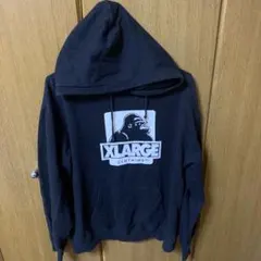 【最終価格】X-LARGE ロゴ割れなし　黒 パーカー Mサイズ ゴリラロゴ