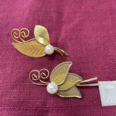ビンテージ　ゴールド色 葉と花のデザイン ブローチ　2個