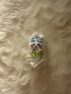 映画ちいかわ たべものいっぱいマスコット ハチワレ