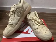 WMNS AIR JORDAN 1 LOW SE PALE VANILLA