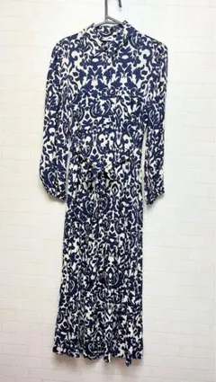 ネイビー・ホワイト長袖ロングワンピース