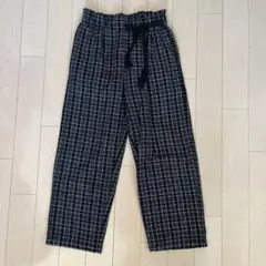 スウェード　黒　パンツ