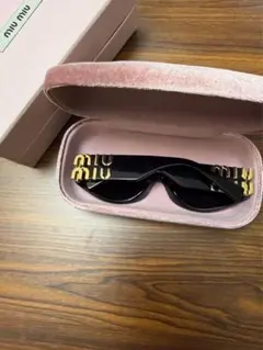 2026年最新】miumiu サングラスケースの人気アイテム - メルカリ