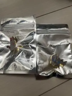 ずとまよ ゾンクラ ガチャ キーホルダー ピンバッジ しょがすと - メルカリ