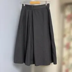 チャコールグレー タック入り ロングフレアスカートのサムネイル