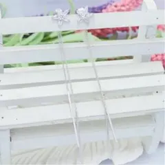 星光るロングピアス キラキラ スター かわいい 上品　オシャレ