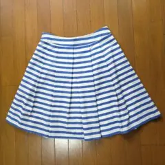 ★しまむら★ホワイト×ブルー ボーダー柄 膝丈 フレアスカート プリーツスカートのサムネイル