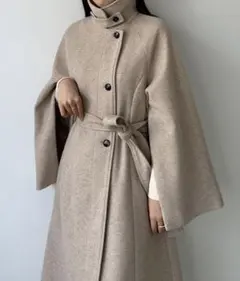 ベージュ ロングコート フロントボタン