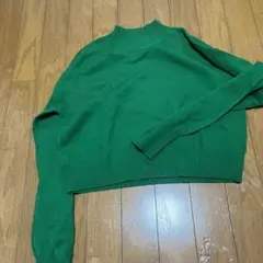 GU 緑 クロップドニット Mサイズ