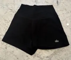 alo リブ ショートパンツ ブラックS - メルカリ