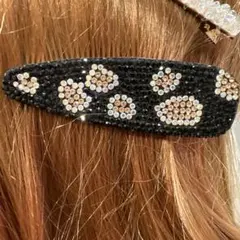 最後☆✴︎ヘアピンコーナー608キラキラストーンヒョウ柄大きめ滴の形ヘアクリップ