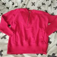 レッド ジッパー付き Vネック ニットセーター