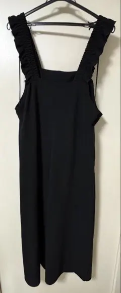 黒のキャミワンピース フリルストラップ　ズボン　黒　Ｍサイズ