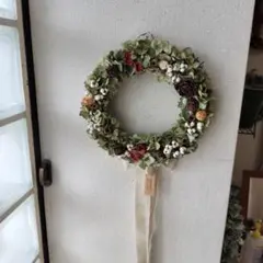 秋色紫陽花と木ノ実のリース　直径約23cm