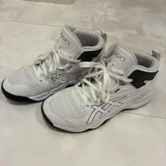 バスケットボールシューズ　キッズ