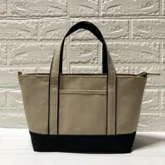 あおりトートバッグ　ファスナー開閉　11号帆布　ハンドメイド サンドベージュ✖️黒