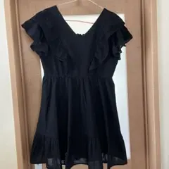 ブラック フリル付きミニワンピース