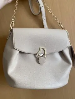 新品しまむら　tal.yumiベージュ ショルダーバッグ ゴールドチェーン