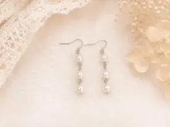 上品パール　3連パールピアス