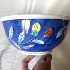 有田焼 華山 花柄青色陶器ボウル れんげ付のサムネイル