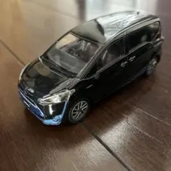 トヨタ　シエンタブラックマイカ　フレックスストーン　ミニカーのサムネイル