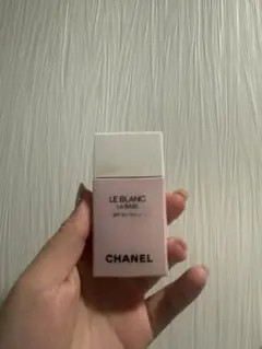 ゆ*ん様 CHANEL ル ブラン ラ バーズ オーキデ 30ml - メルカリ