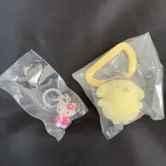 ハローキティ めじるしアクセサリーとカラフルカラナビマスコットチャーム