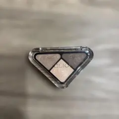 クリオ　エッセンシャルシャドウタップ　01 ポータブルベージュ