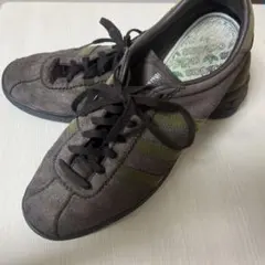 専用adidas タバコ　グルーエン　ダークブラウン