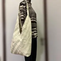 Item thumbnail for item 600f4fd6-2640-4e34-8f26-c1847f6fc3da