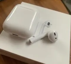 AirPods第2世代 充電ケースand左耳