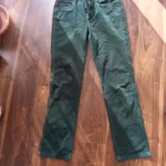 ダークグリーンスリムフィットパンツ
