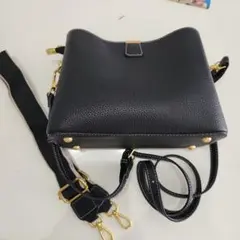 黒ショルダーバッグ