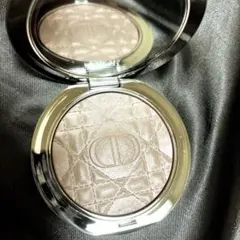 03 ピンクヘイロー ディオールスキン フォーエヴァーグロウルミナイザー