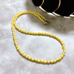 2色カラー　イエロー　ホワイト　ビーズネックレス