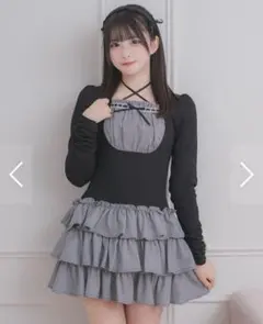 pium ラウンドフリルティアードリブワンピース