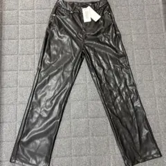 未使用タグ付き ブラック フェイクレザーパンツ