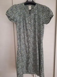 美品 ポンデシャロン 花柄 ひざ丈ワンピース フレンチスリーブのサムネイル
