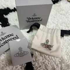 みつに様専用Vivienne Westwood ハート型ピアス