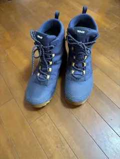 TEVA ネイビー ハイカットブーツ