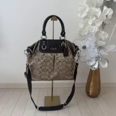 美品✨ COACH コーチ アシュレイ 大容量 トートバッグ シグネチャー 濃茶 美品✨ COACH コーチ アシュレイ 大容量 トートバッグ シグネチャー 濃