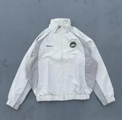 9090 ベージュ　ナイロンジャケット