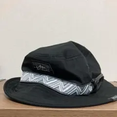 Columbia 黒 ハット 帽子　子ども用　キッズ　カラビナ付きのサムネイル