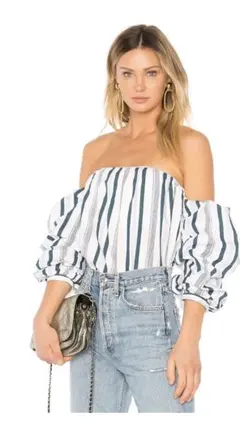 お値段下げました❣️lacademie オフショルダー /リゾート/ ロサンゼルス