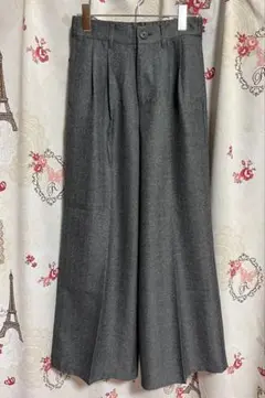 タックワイドパンツ　グレー　Mサイズ　レディース