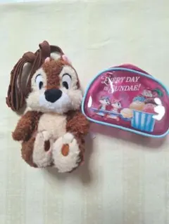 東京ディズニーリゾート チップ　 ぬいぐるみポシェット&ビニールポーチのサムネイル