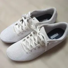 ２５サイズ PUMA ホワイト スニーカー